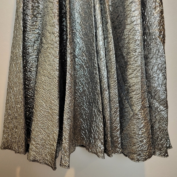 NWT Mac Duggal Silver Metallic Ruffled One Shoulder Fit & Flare Dress Size 2 - Picture 13 of 16